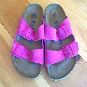 Magenta Pink Birkenstock sandals soft footbed : size 40 / women’s 9 : brand new